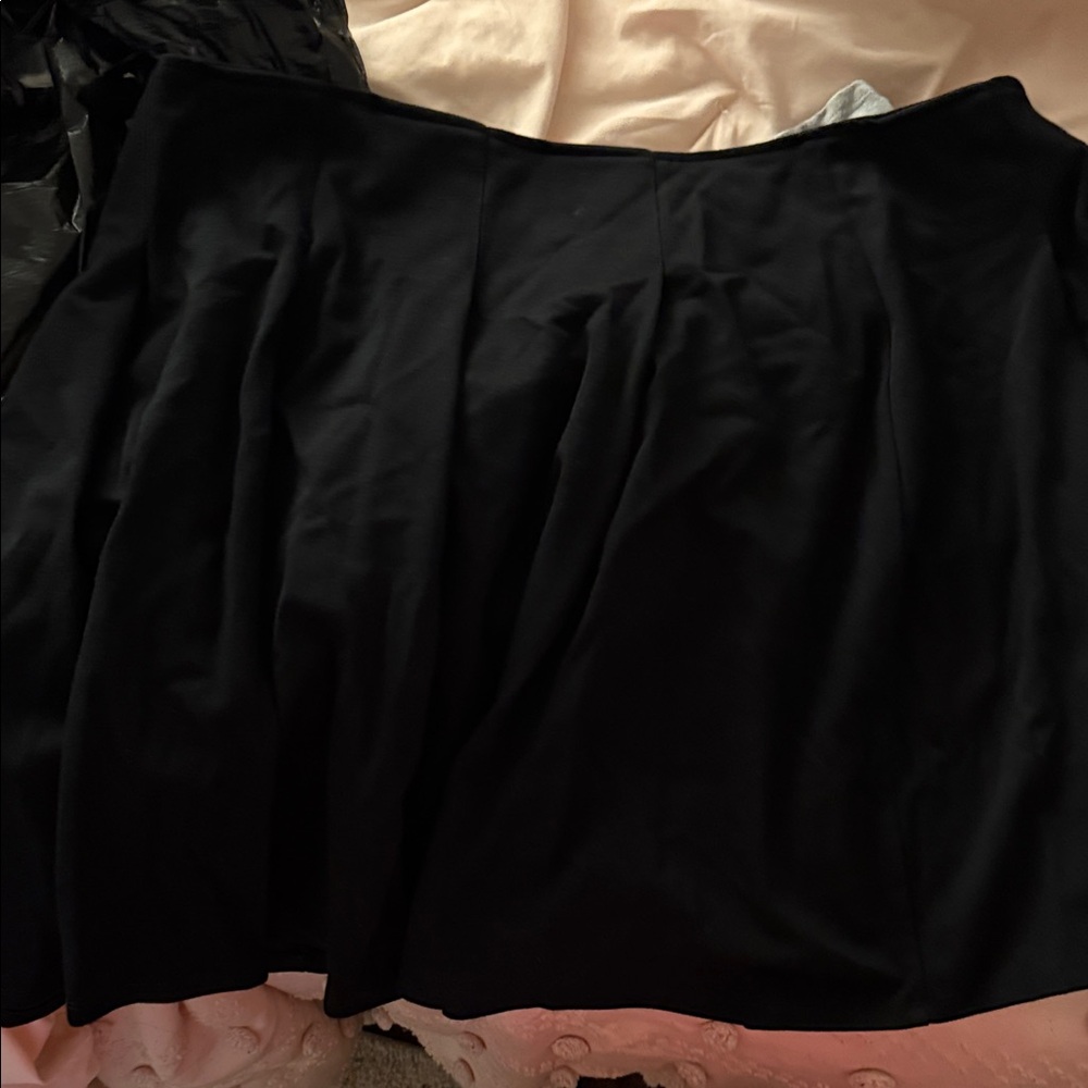 Black pleated  Torrid Women's Skirt
